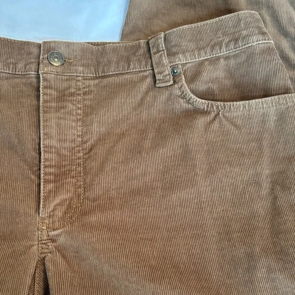 L L Bean Men's BeanFlex® Corduroy Pants Dune Brown Standard Fit Straight Leg EUC - Picture 4 of 11